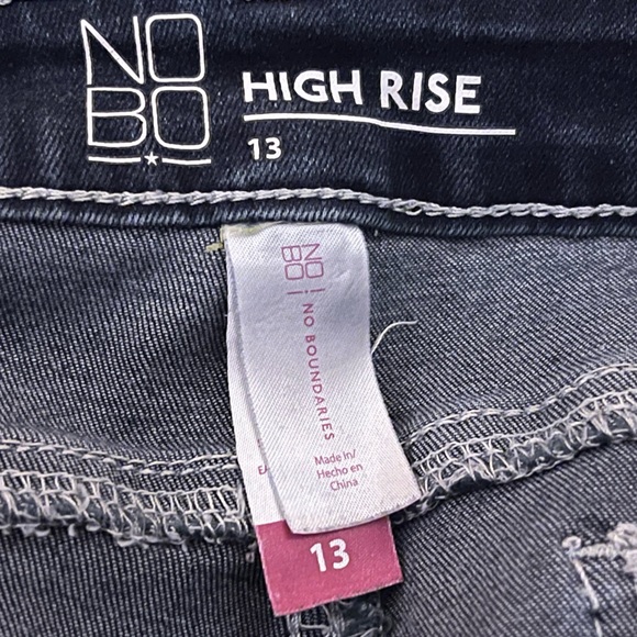 no boundaries size 13 high rise distressed dark wash shorts - Picture 7 of 8